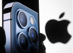 Read more about the article <strong>Can you repair a rear camera on an iPhone?</strong>