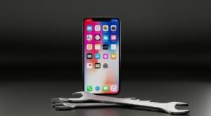 iPhone 13 Screen Replacement Cost in India – Original Display Price Breakdown