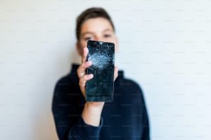 <strong>iPhone 14 Pro Screen Replacement Cost in India: Everything You Need to Know</strong>