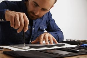 <strong>MacBook Camera Replacement Service With a One-Year Warranty</strong>