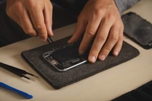 Read more about the article <strong>A Comprehensive Guide to the iPhone 11 Original Battery Price in India</strong>
