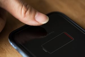<strong>Why is my iPhone battery draining so fast?</strong>